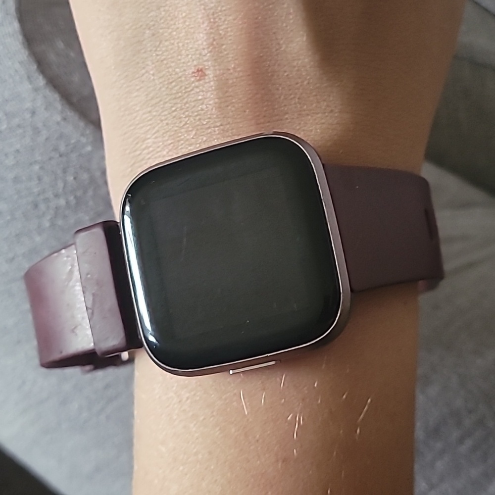 Fitbit Versa 2 Smart Watch - Picture 15 of 15
